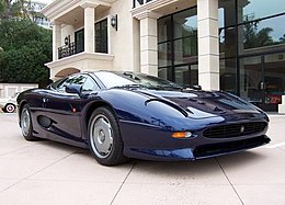 260px-JagXJ220.JPG