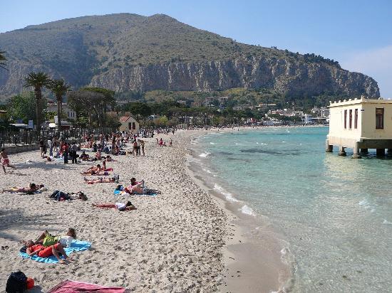 beach-at-mondello.jpg