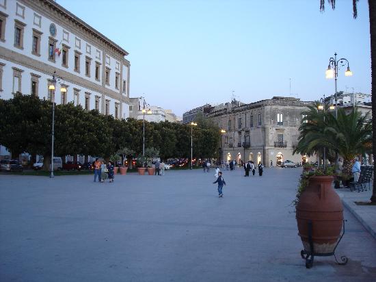 sciacca-town-square.jpg