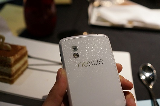 nexus-4-white-2.jpg