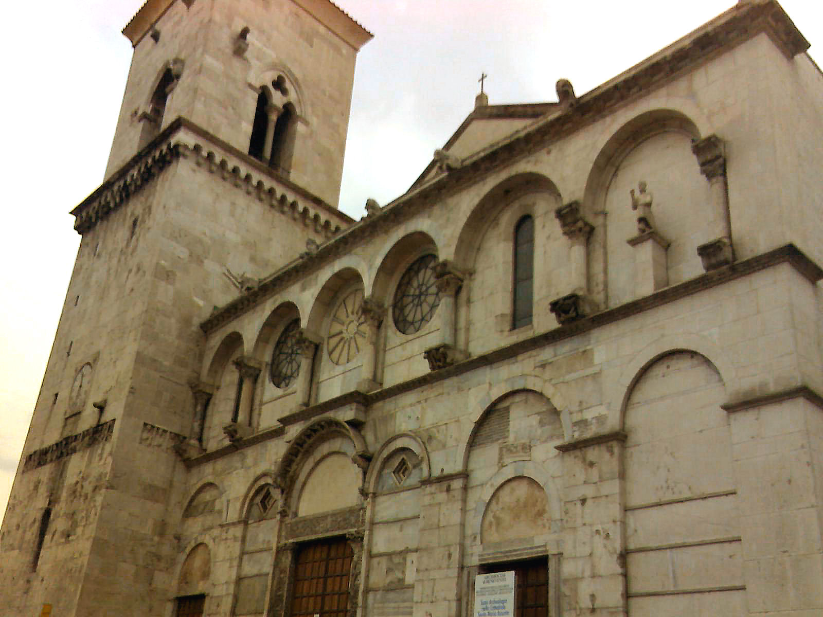 Benevento-Facciata_Duomo.jpg