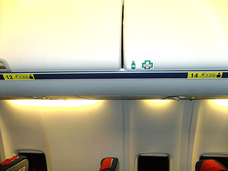 800px-RyanAir_Triskaidekaphobia.jpg